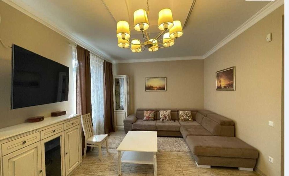 Дом в Червоном Хуторе , в доме остается все, отличное местоположение.