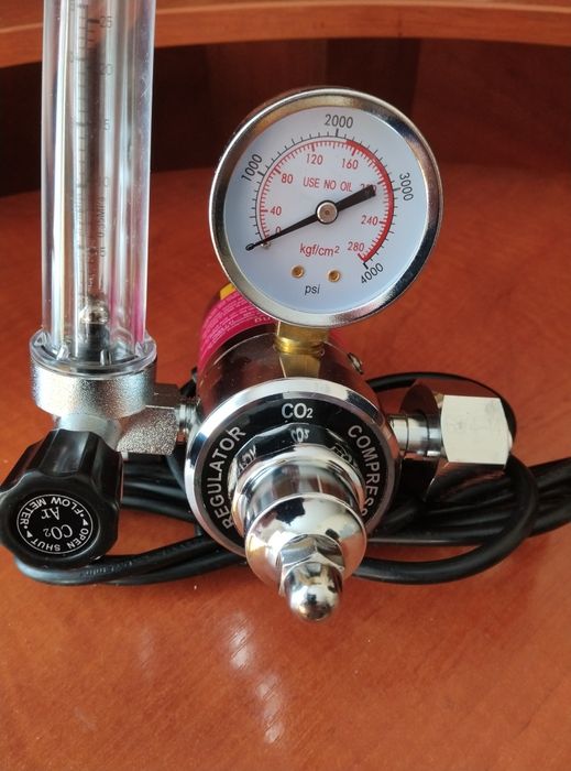 Редуктор СО2 для сварочного полуавтомата