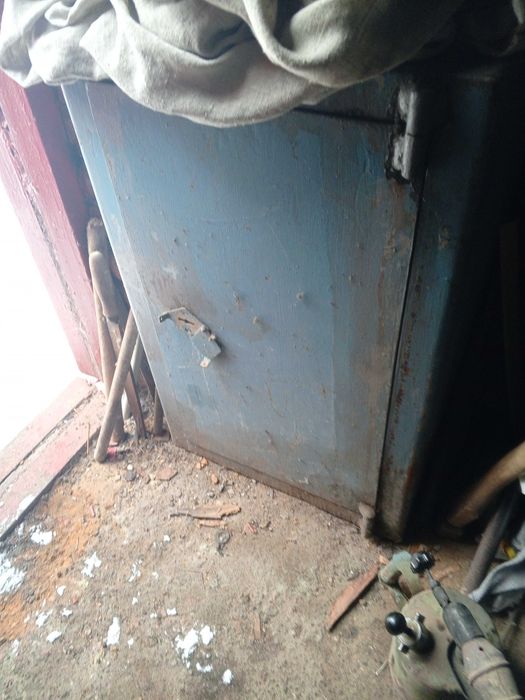 продам старый  сейф СССР