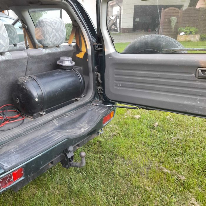 Suzuki grand vitara 3d 2,0 +gaz