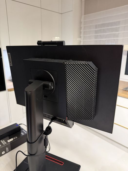 Monitor z komputerem Lenovo ThinkCentre, 8/256GB, i5-6500,  Win 11Pro