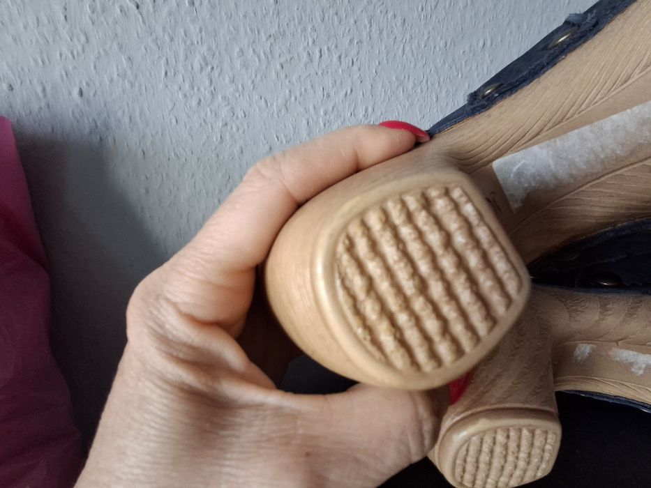 Gabor  zamszowe klapeczki  damskie 40