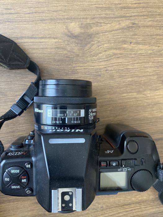 Nikon AF N8008s + AF Nikkor 24mm 1:2.8