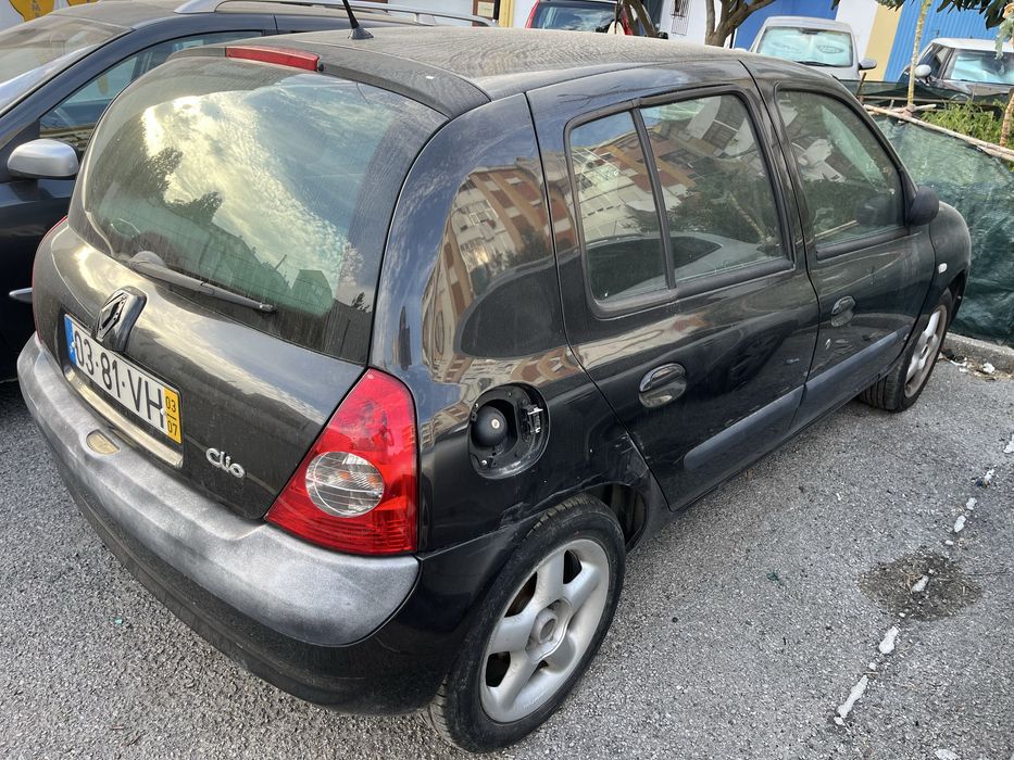 Renault Clio 1.2 55cv 199.000 km | Para Reparação ou Peças — photo 4
