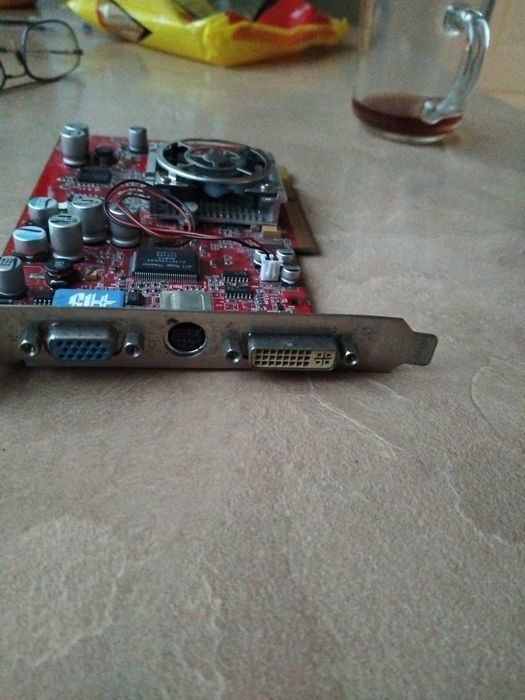 Do nabycia karta graficzna  Radeon