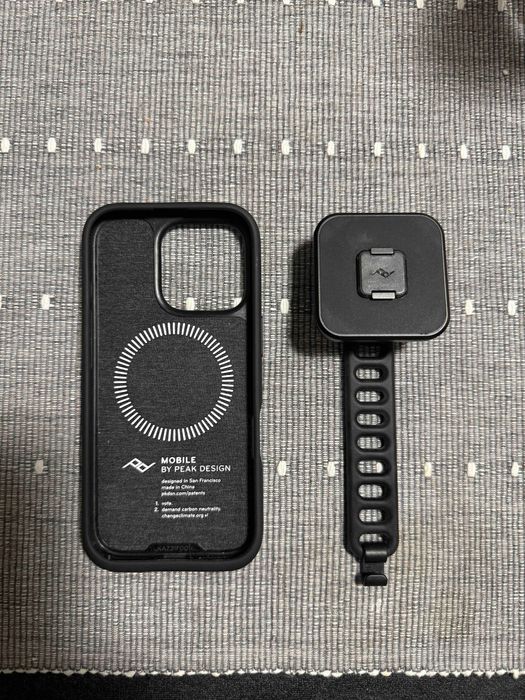 Uchwyt uniwersalny Peak Design + etui iPhone 16 Pro