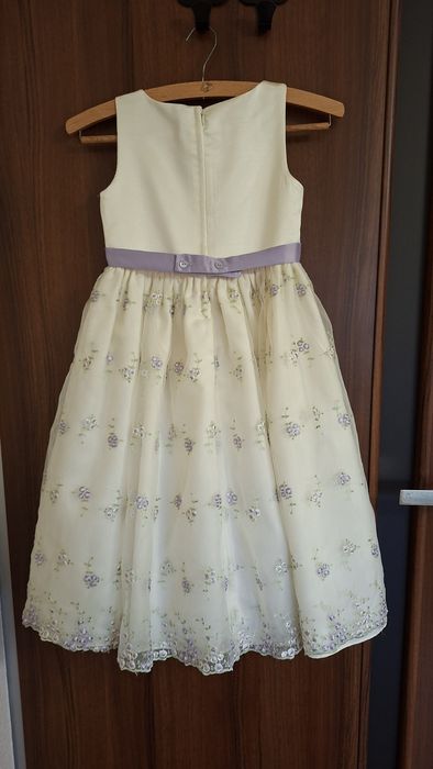 Dziewczęca sukienka