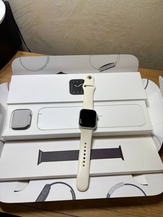 Apple watch Watch 5 40 mm акб 89% гарний  стан комплект