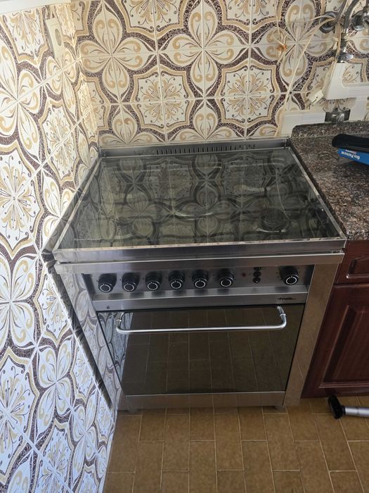 Fogão a Gás com forno elétrico usado