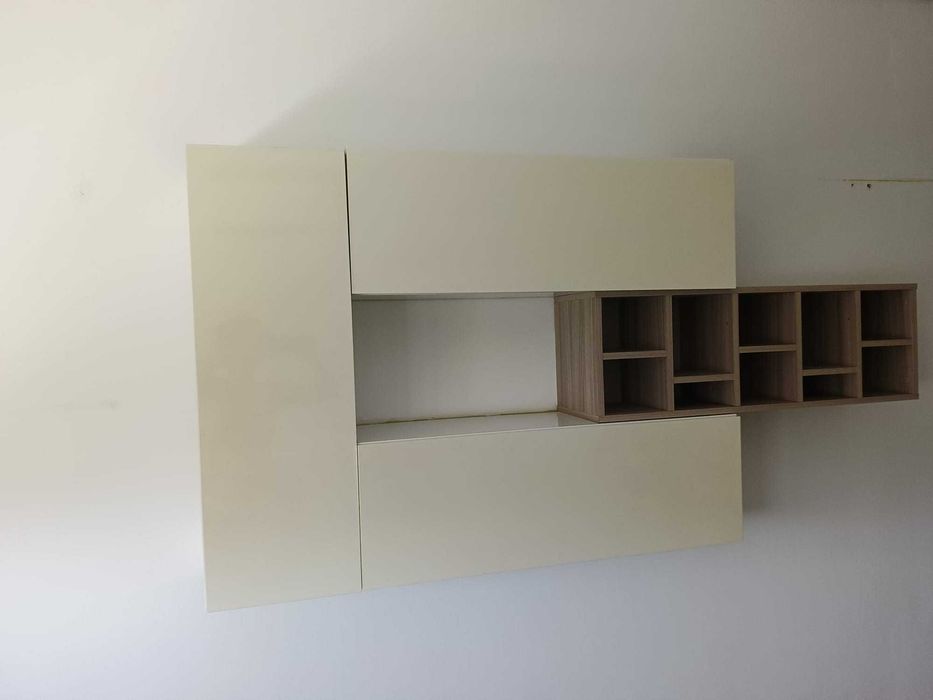 Móvel Suspenso de Parede com Arrumação (90x30x24.5 cm)