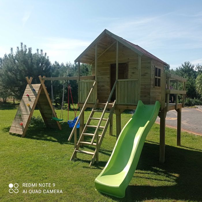 Plac zabaw dla dzieci,Domki,huśtawka . Dostępny ,,Od ręki,,