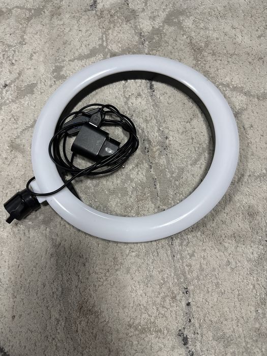 Lampa pierścieniowa led