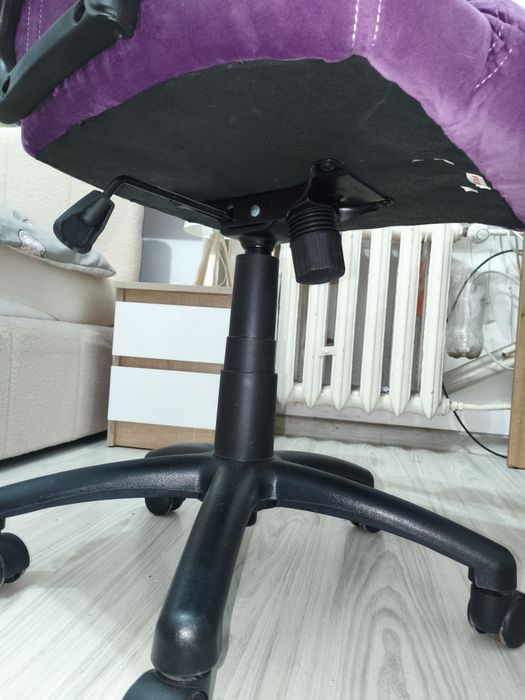 Fotel welurowy gamingowy do biurka