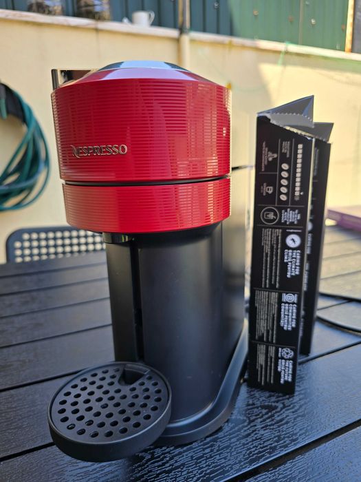 Nespresso Vertuo Next + Cápsulas de Café