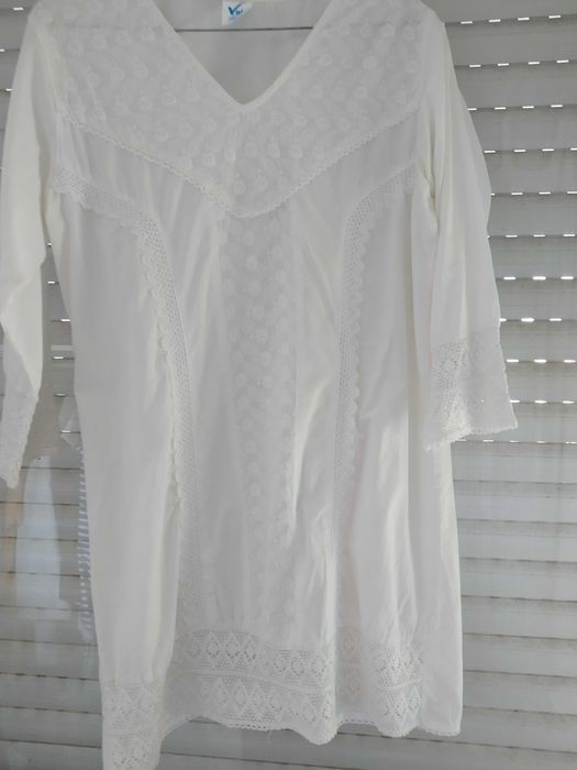 Túnicas boho em branco  e camisa pescador aos quadrados