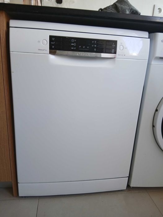Máquina de Lavar Loiça Bosch - SMS46kw02e