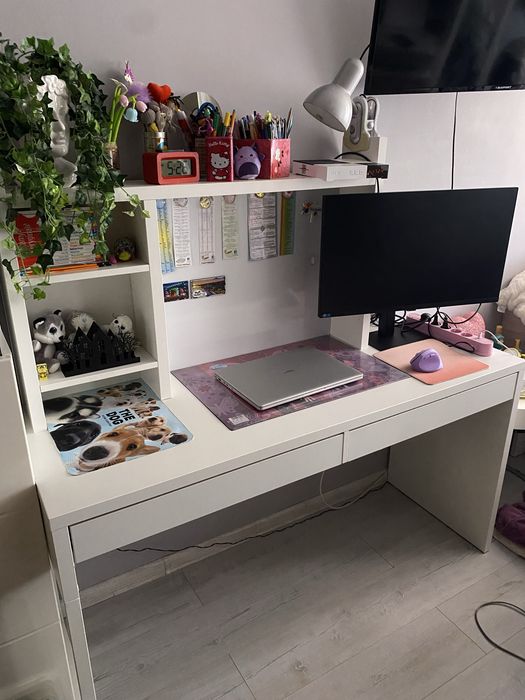 Biurko białe z nadstawką i tablicą magnetyczną  MICKE IKEA