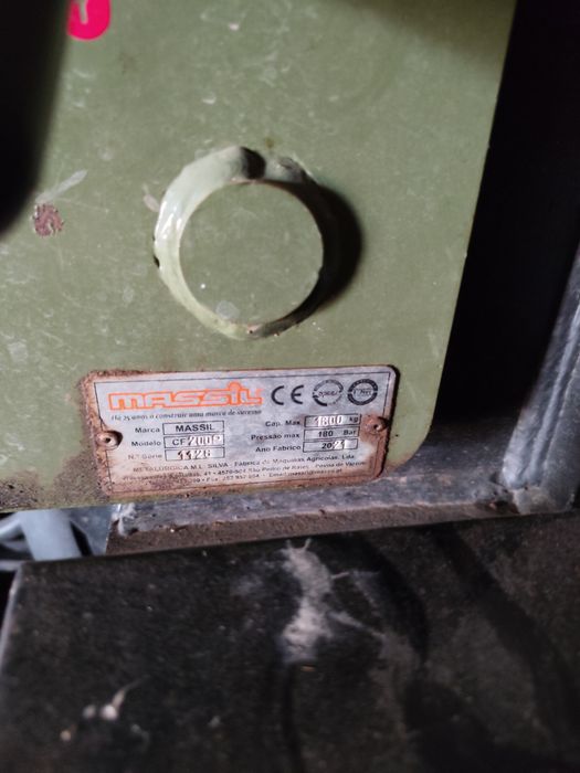 carregador frontal Massil cf200p