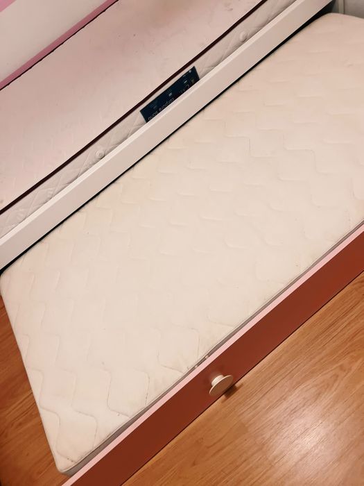Cama Individual com Gavetão e Colchão – Muito Bom Estado