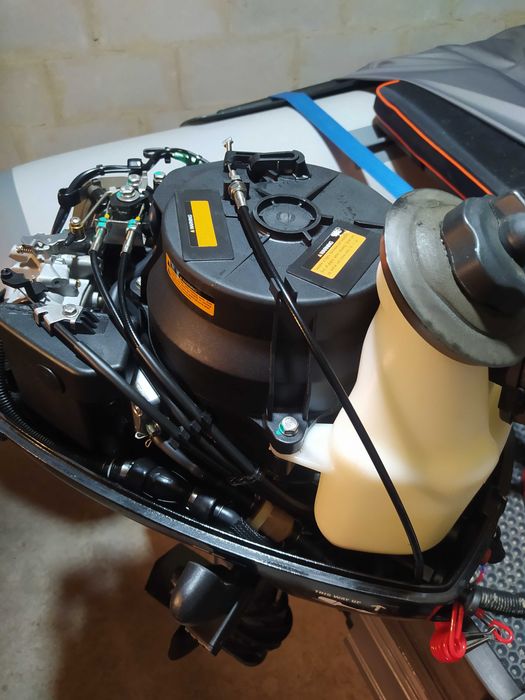 Двигун на човен Hidea