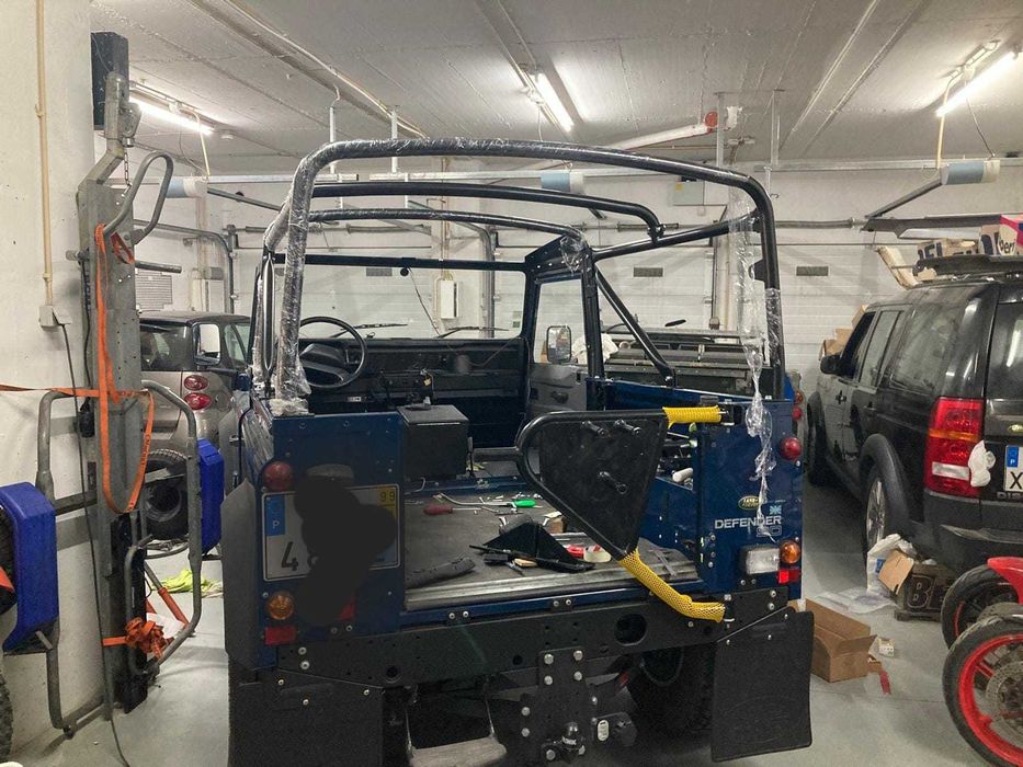 Land Rover Defender 90 Roll Cage Soft Top