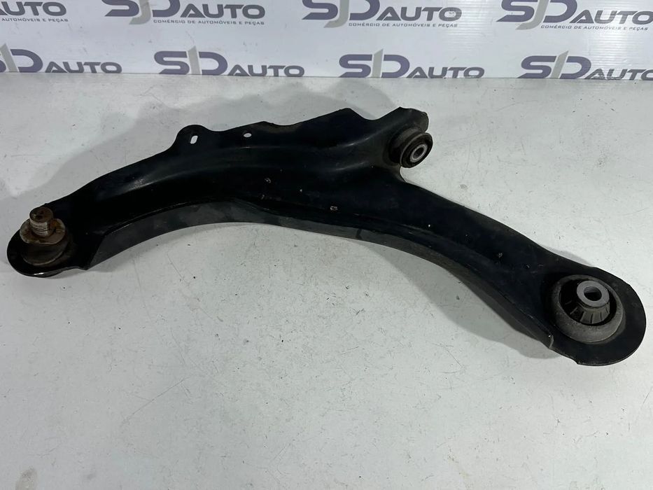 Braço Suspensão Direito / Esquerdo - Renault Captur (2015)