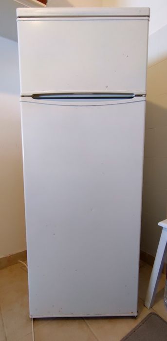 Frigorífico Indesit + arca congeladora Electronia usados , oportunidade!