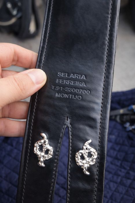 Arreios de cortesia, sela e varios matérias