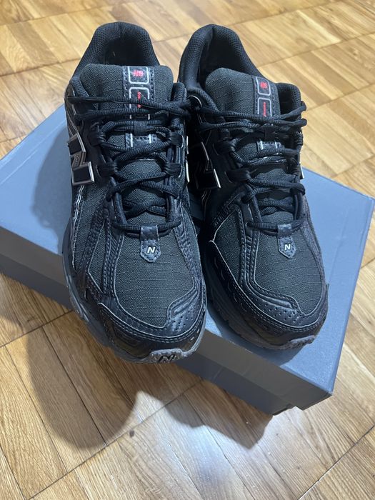 New Balance 1906R Black Grey Carbon