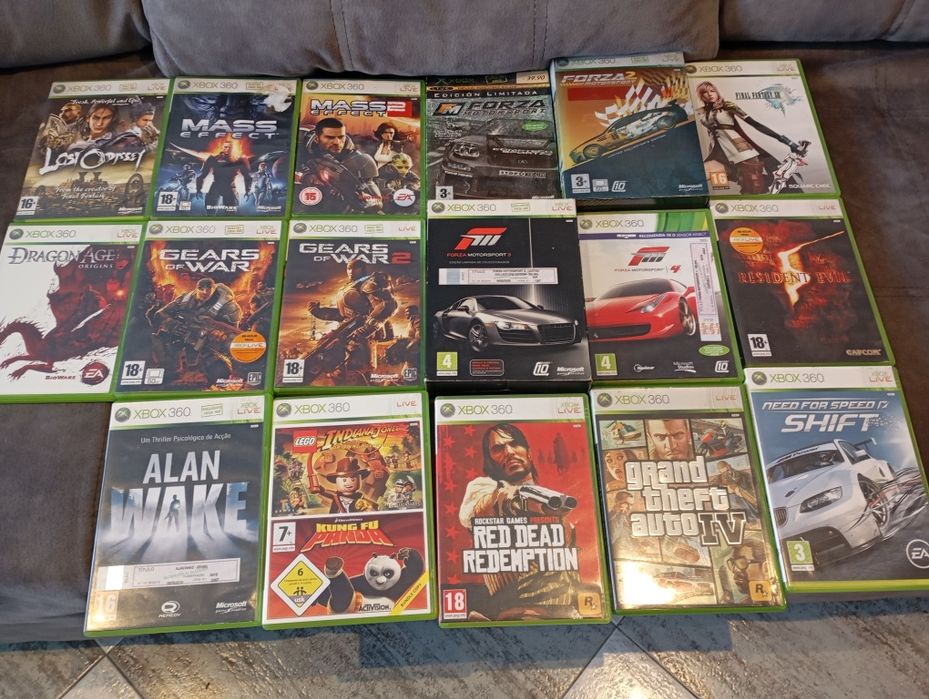 Xbox 360 (com avaria) com 2 comandos, Kinect e vários jogos