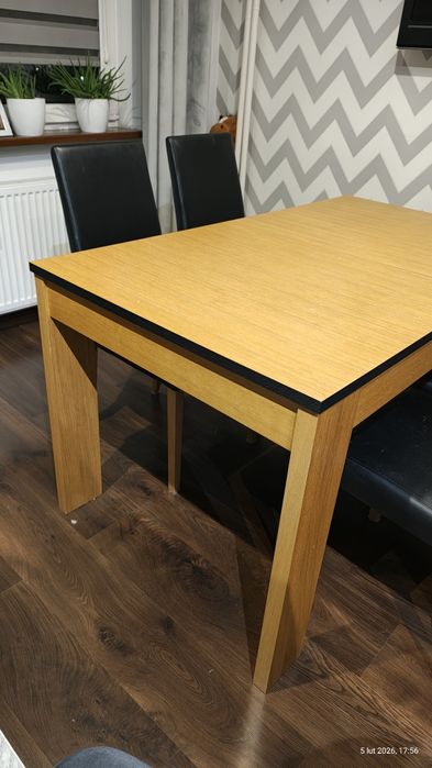 Krzesła i stół używane czarne eko skóra