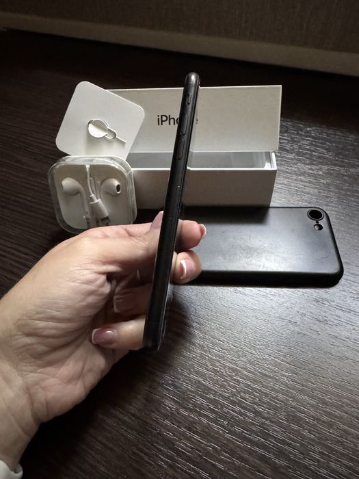 iPhone se 2020 новий стан, без ньюансів, без подряпин