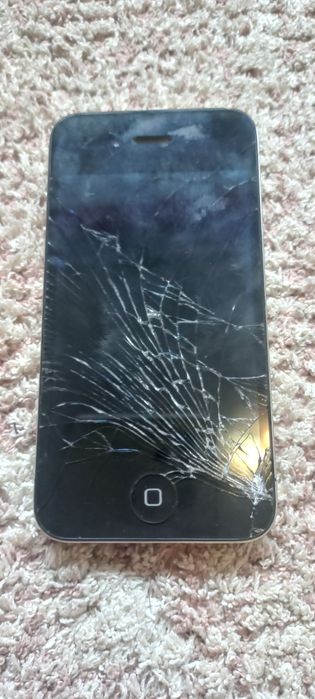 IPhone 4 рабочий но с айклаудом