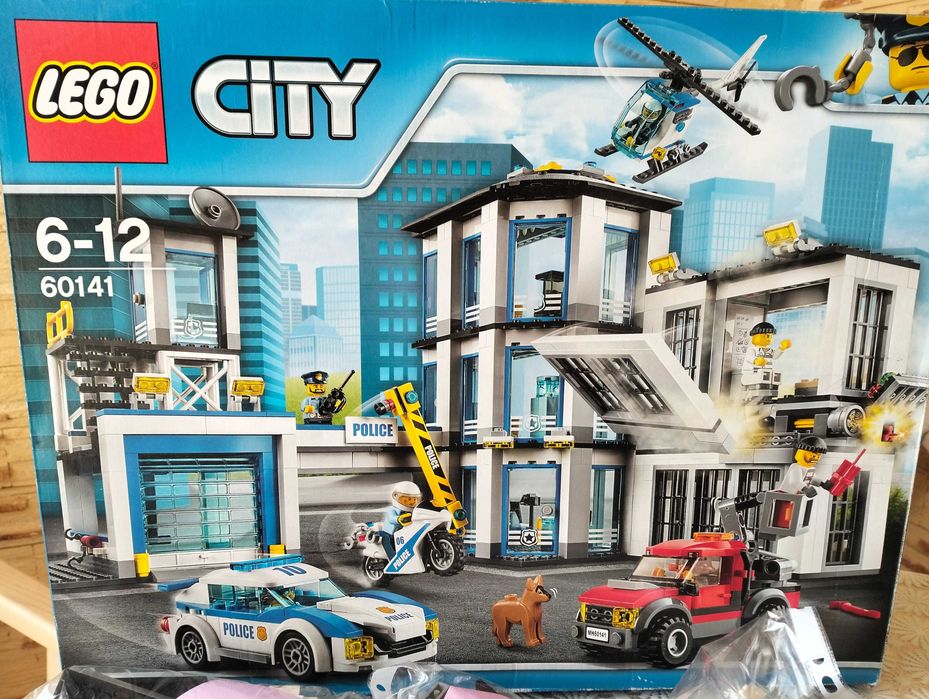Конструктор Lego City 60141 Поліцейський відділок+Будівельна пластина