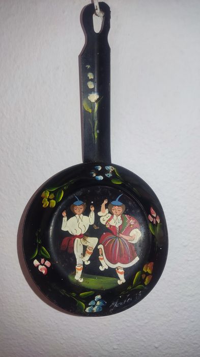 Sertã madeirense pintada à mão