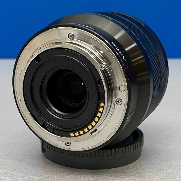 Sony E 10-18mm f/4 OSS