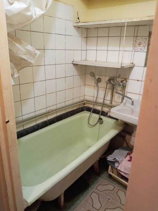 Продам 2-кімн. Щу́сєва вул. 42а, 47 м.кв.МетроСирець 2 хвилини пішки.