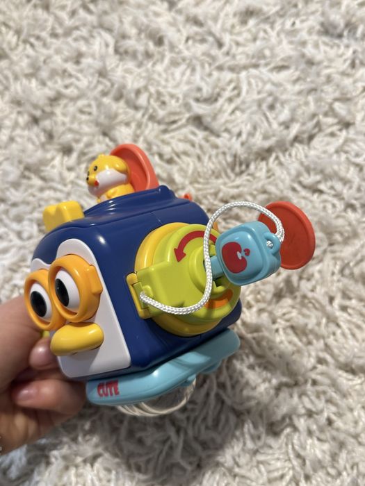 Брязкальце, бізікуб