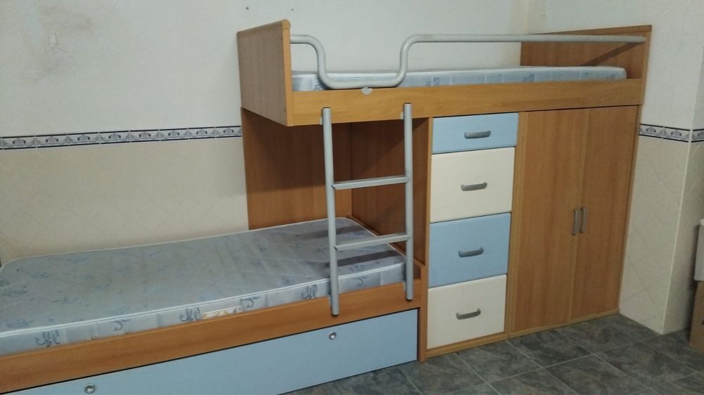 Beliche Triplo com Arrumação – 3 Camas (194 cm x 93 cm) e 3 colchões