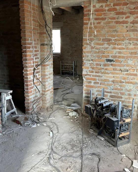 Продаж 2 поверхового дуплекса