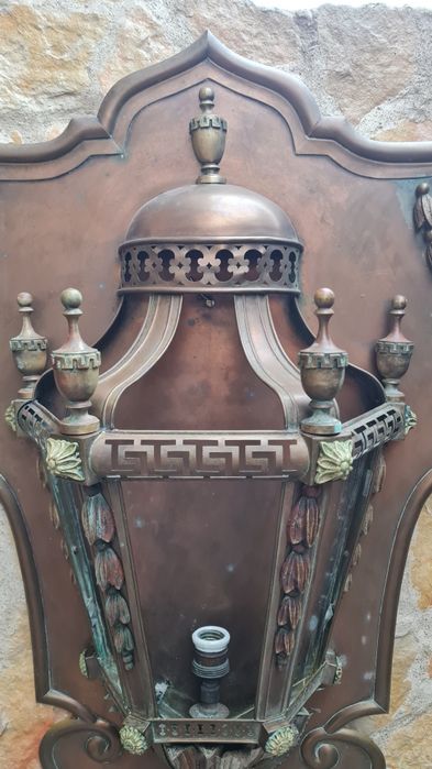 Candeeiro parede electrificado