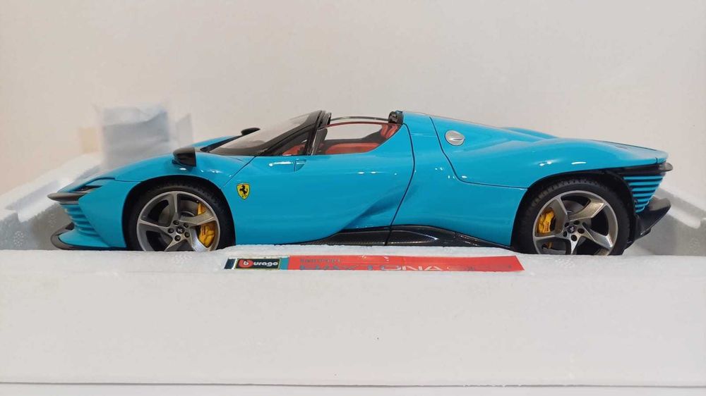 1/18 Ferrari Daytona SP3 az - Bburago Signature