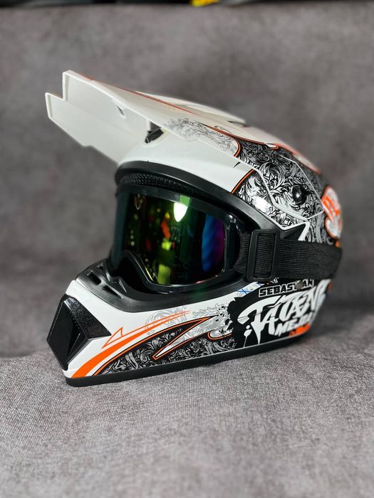 Кросовий шолом ендуро