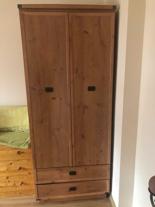 Szafa ubraniowa z dwiema szufladami