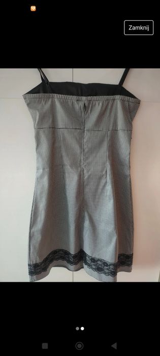 Sukienka w drobną kratkę