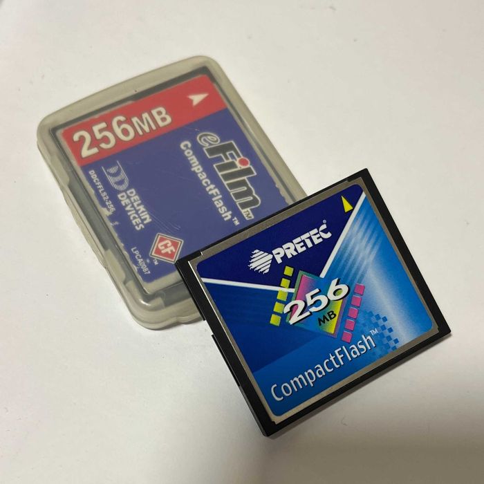 CANON EOS 300 D usada