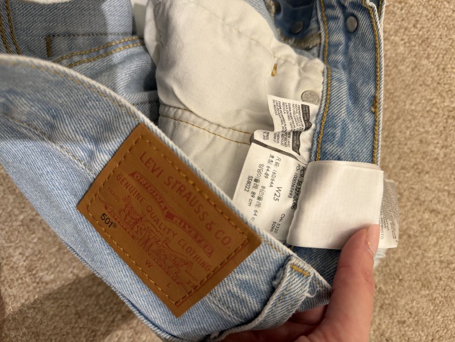 Levis 501 szorty 25