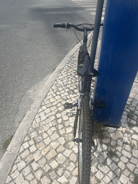 Bicicleta de montanha em bom esta