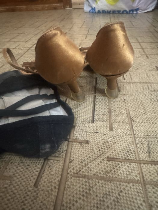 Туфли бальные, 39женск. на каблуке.