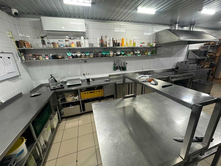 Продаж приміщення-ресторан, м. Жмеринка, вул. Чернишевського, 400 кв.м